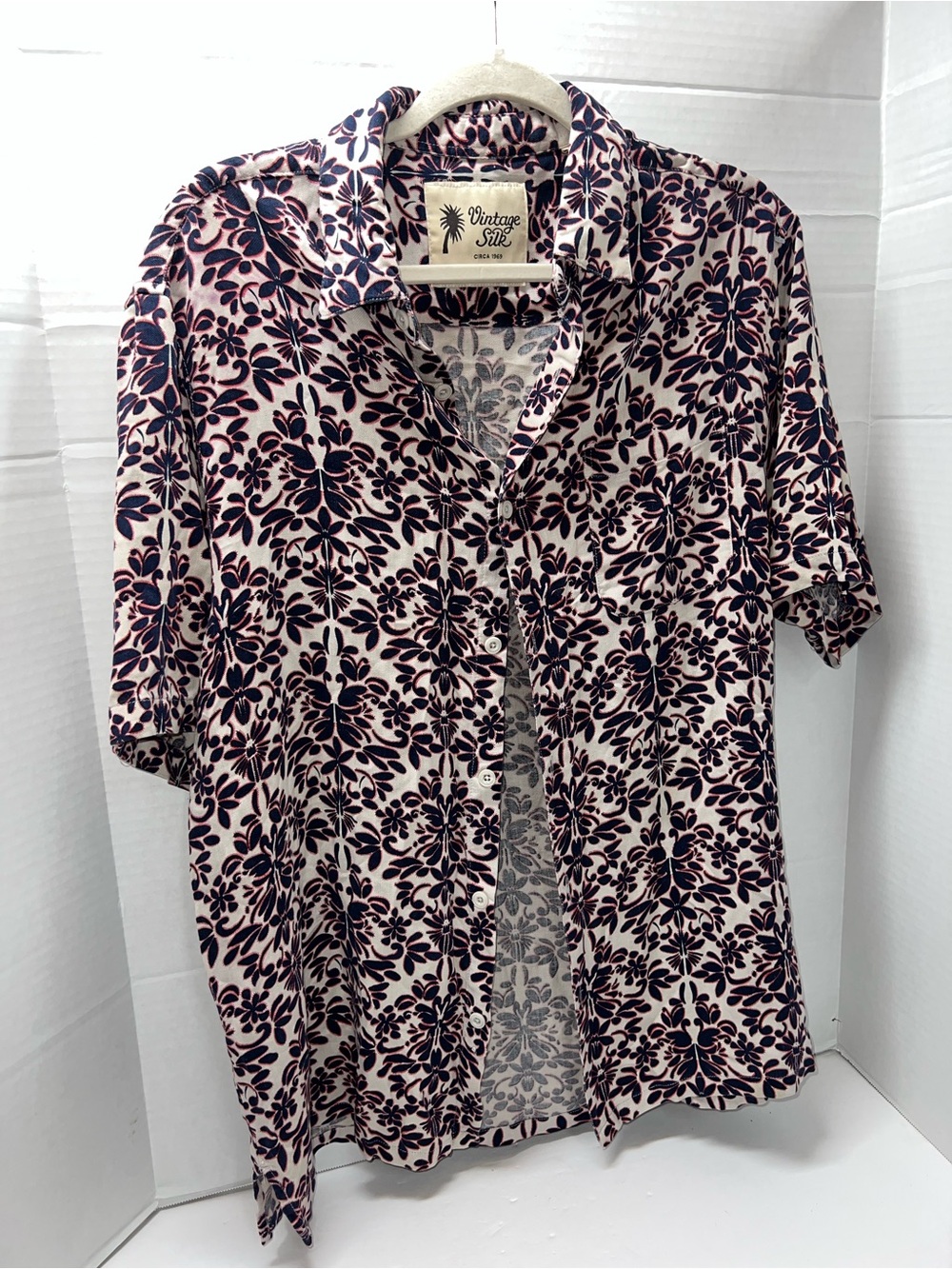 Vintage Silk Short Sleeve Button Shirt Navy Botanical Beach Hawaiian Nautical